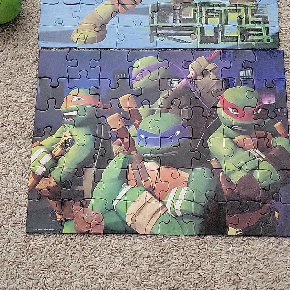 Ninja Turtle Metal Lunch box with sandwiche box, 3 snack holders and 2 puzzles. - Picture 4 of 11